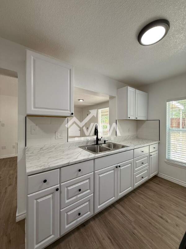 Building Photo - 1235 Arroya Vista Dr