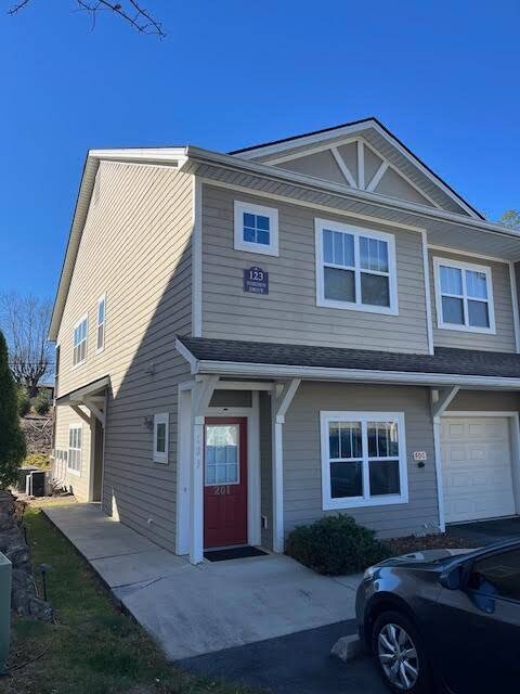 Primary Photo - 123 Foxden Dr