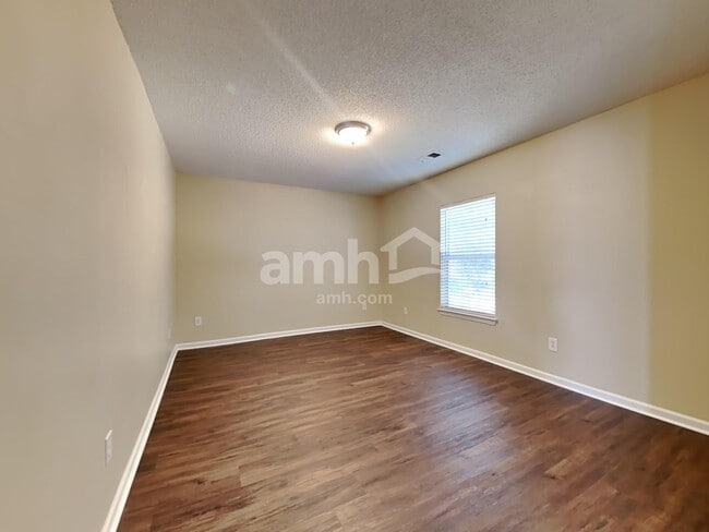 Building Photo - 405 White Bluff Ct