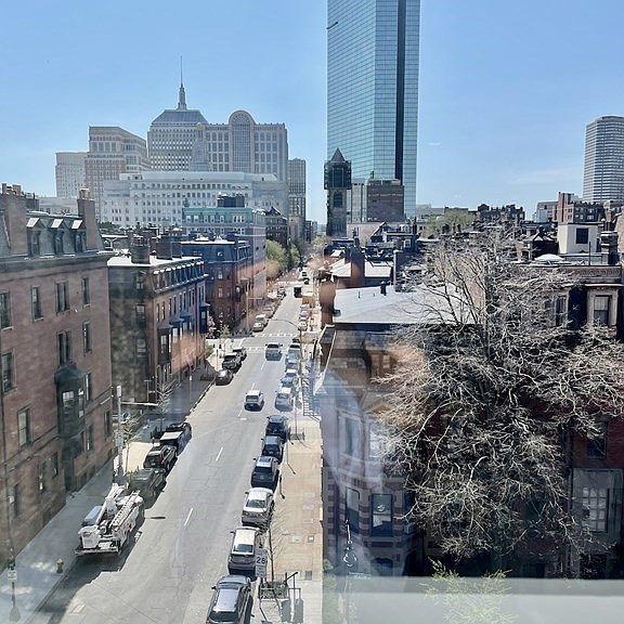 Building Photo - 182 Beacon St