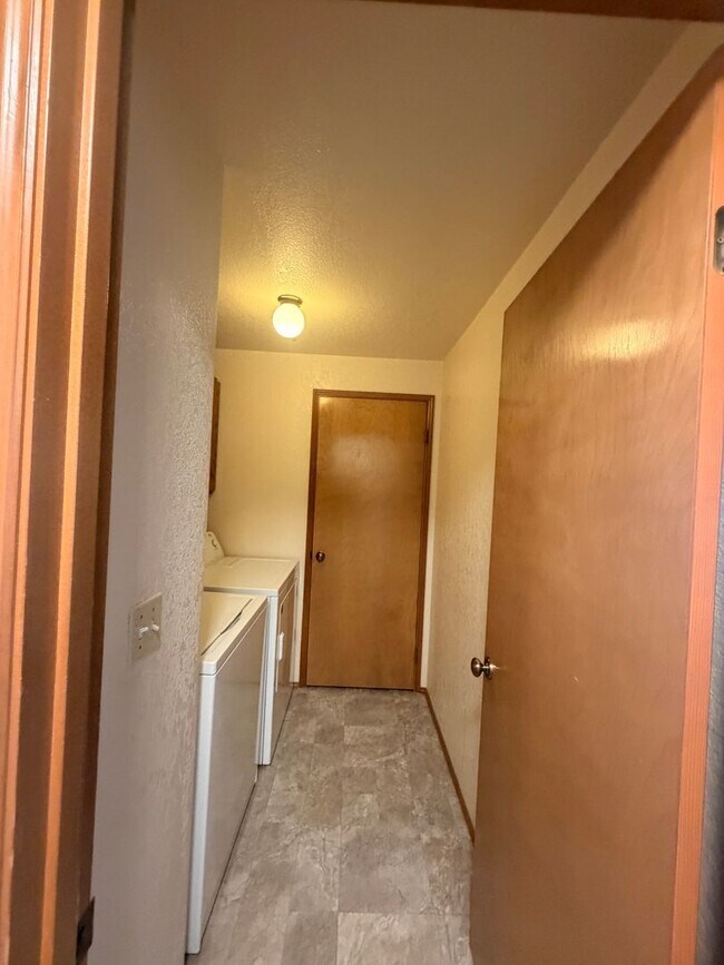 Building Photo - Utah8876