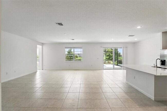 Building Photo - 251 Ballo Dr