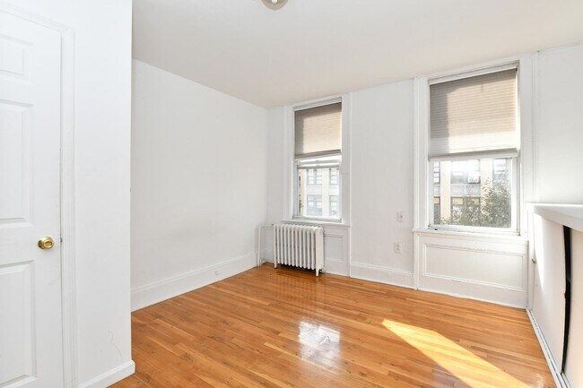 Building Photo - 409 Bloomfield St