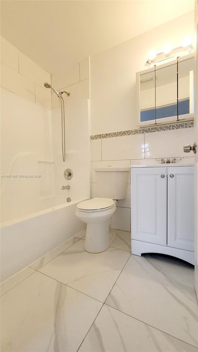 Building Photo - 785 SW 10th St