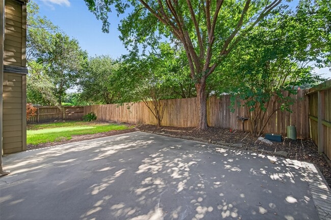 Building Photo - 14762 Country Rose Ln