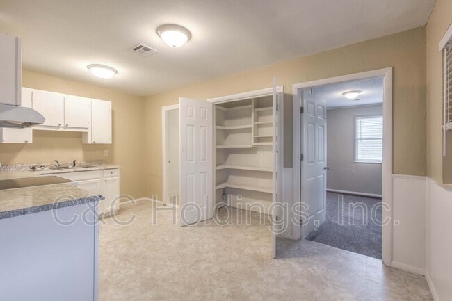 Building Photo - 212 201st E Ave