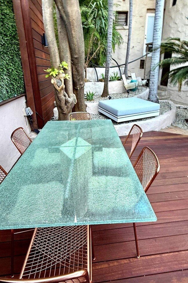 Building Photo - 2066 Glencoe Way