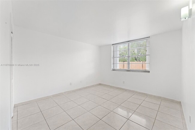 Building Photo - 4300 NW 79th Ave