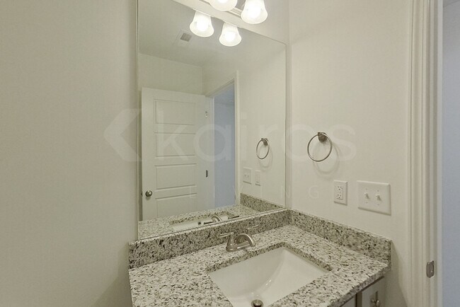 Building Photo - 101 Silver Maple Ln