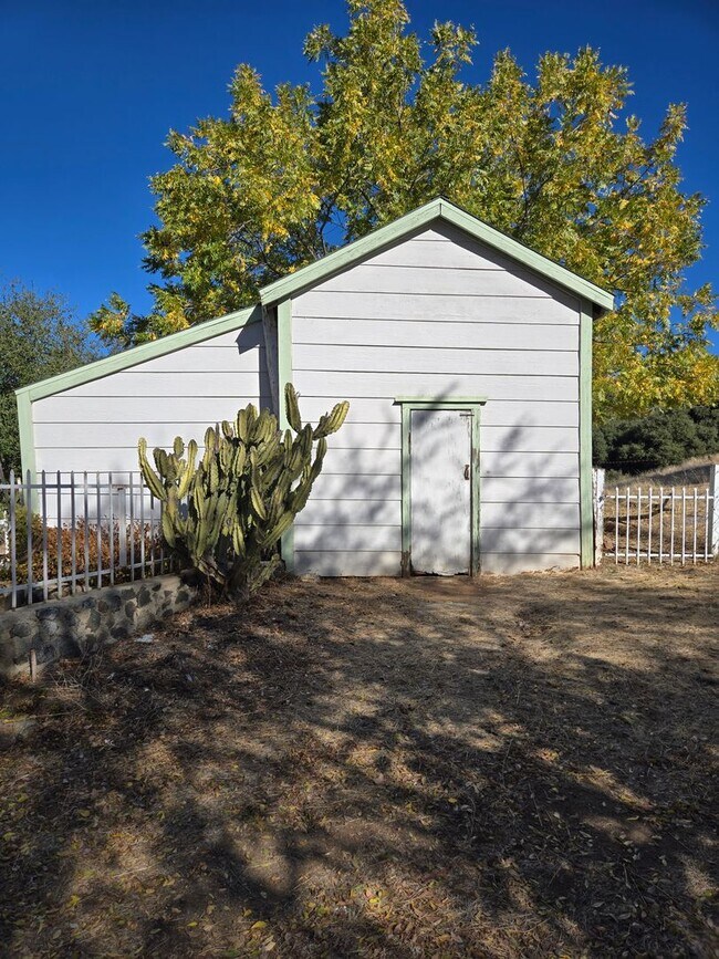 Building Photo - 25229 Mesa Grande Rd