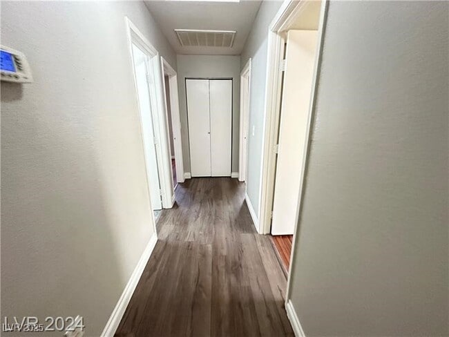 Building Photo - 1913 Poppy Hill St