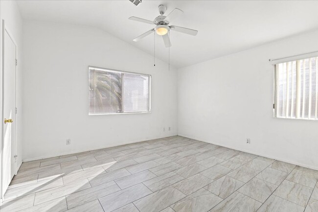 Building Photo - Single Story Renovated 3bedroom in North L...