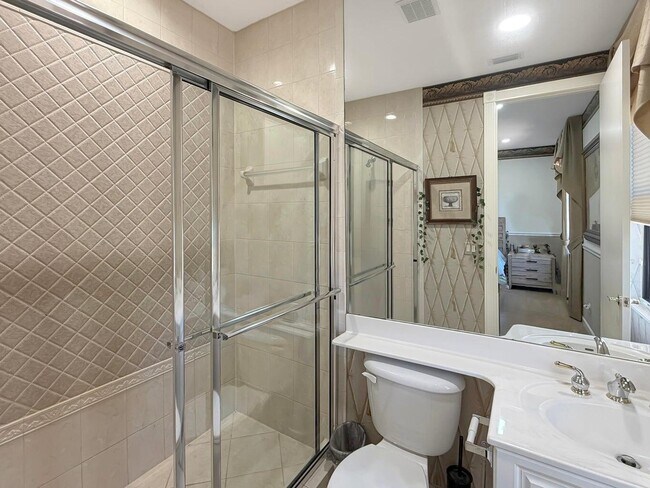 Building Photo - 10891 Northgreen Dr