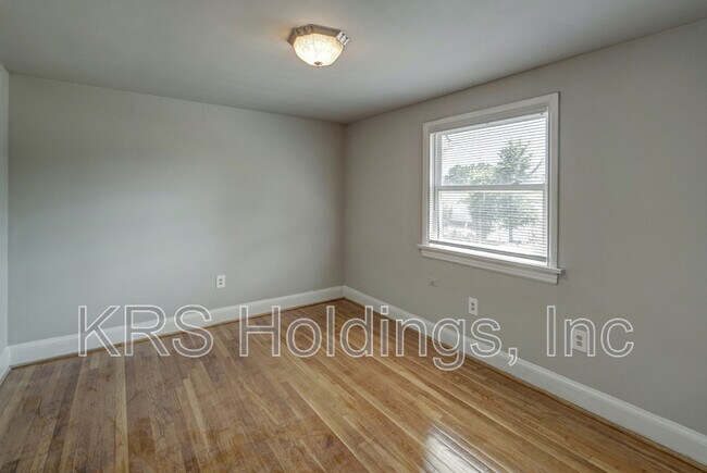 Building Photo - 5435 Remuda Dr