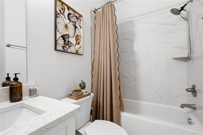 Building Photo - 2049 Chestnut Oak Trl
