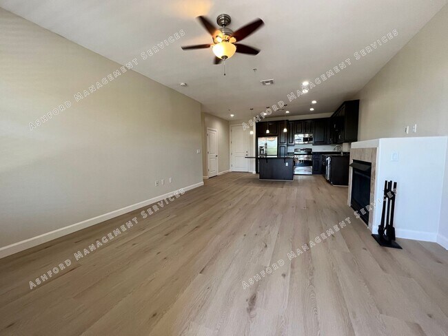 Building Photo - Scottsdale Luxury 2 Bed Condo with Mountain Views - Gated Artesia - Utilities Included