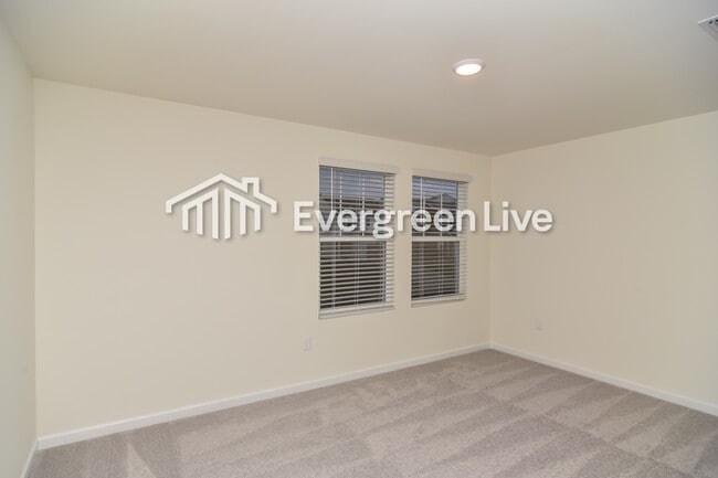 Building Photo - 1067 Large Poppy Dr