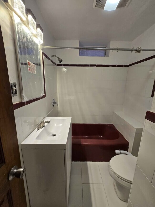 Building Photo - 3531 Pacific Ave