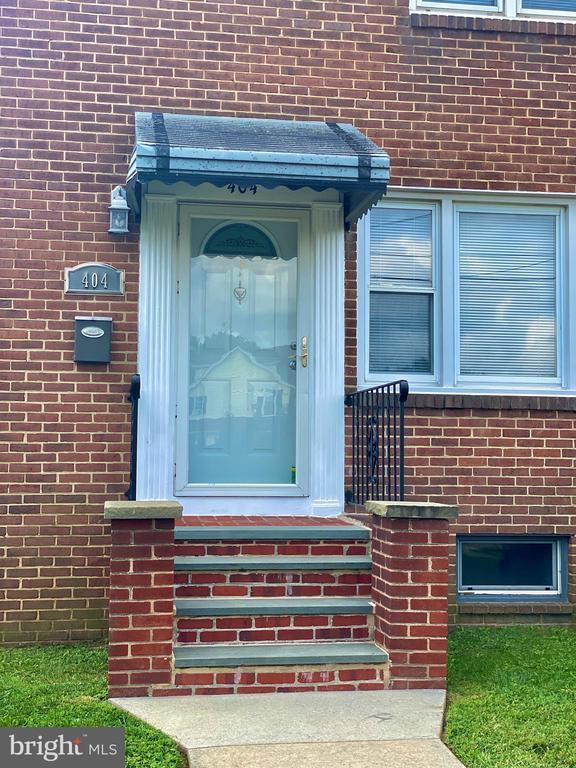 Building Photo - 404 New Rd