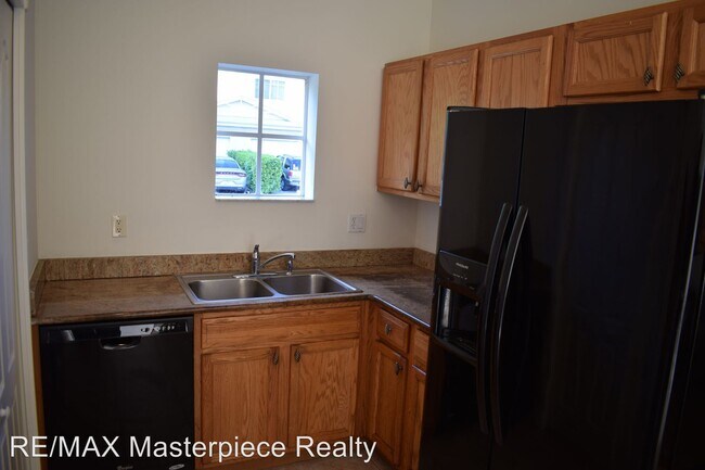 Building Photo - 4 br, 2.5 bath House - 2709 Creekside Dr