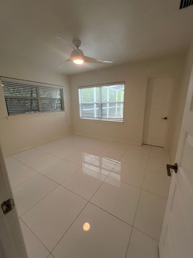 Building Photo - 7210 Seminole Dr