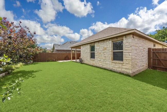 Building Photo - 504 Longhorn Cavern Rd