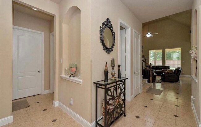 Building Photo - 11111 Glasgill Ct