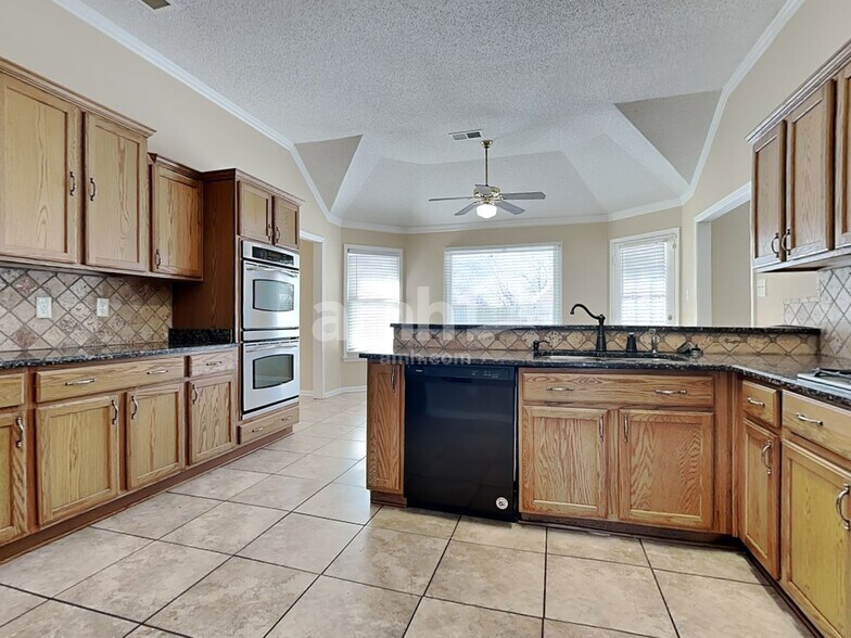 Building Photo - 5181 Marlboro Ct