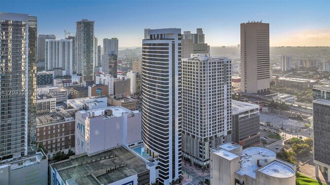 Building Photo - 225 N Miami Ave