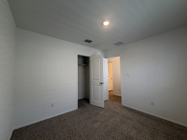 Building Photo - 312 Nizao Ln