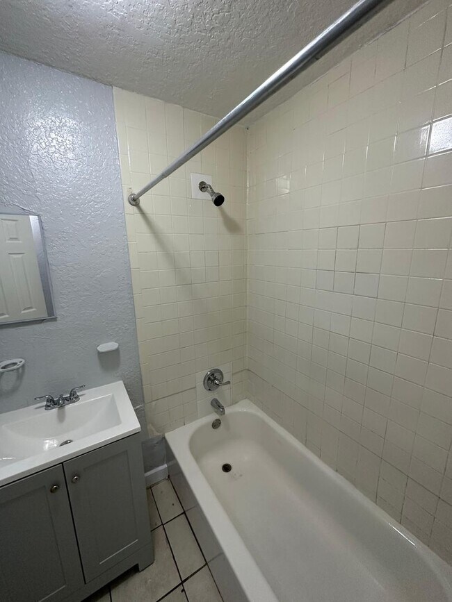 Building Photo - Fully Renovated  Single Family House - 1/1...
