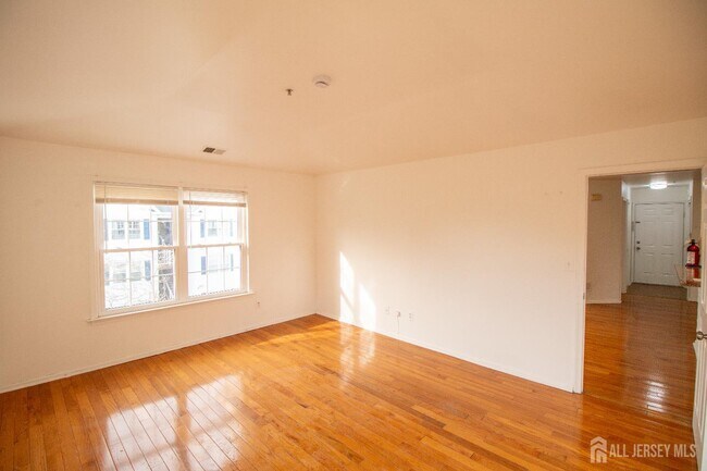 Building Photo - 1337 Waterford Dr