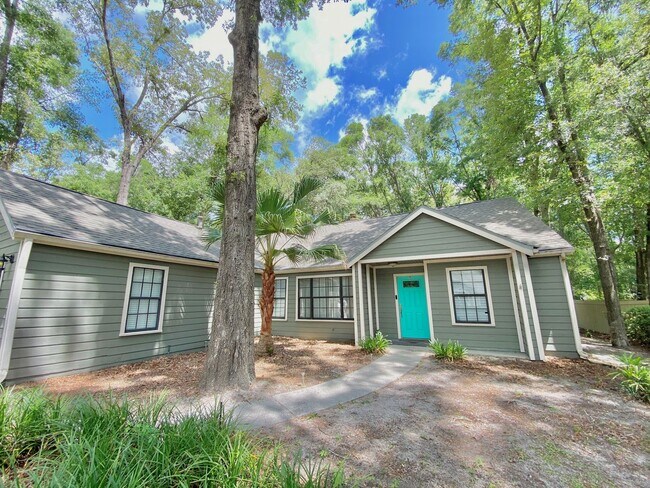 Building Photo - Charming 4BR Home in Haile Plantation with...