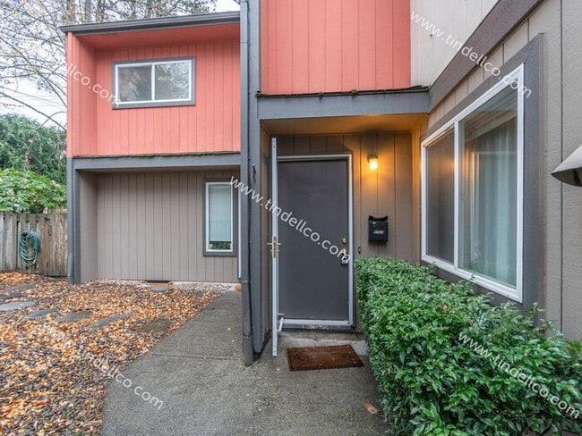 Primary Photo - Charming Townhouse Style Home in Multnomah...