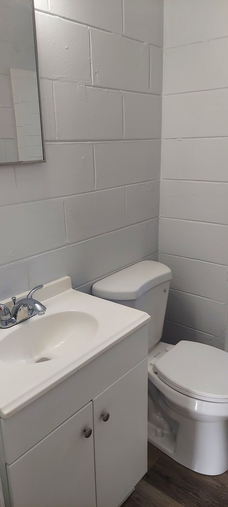 Building Photo - 2070 Avocado Ave