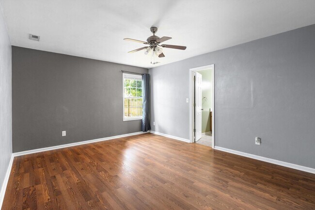 Building Photo - Stylish 3BR/2BA Single-Level Living in Nor...