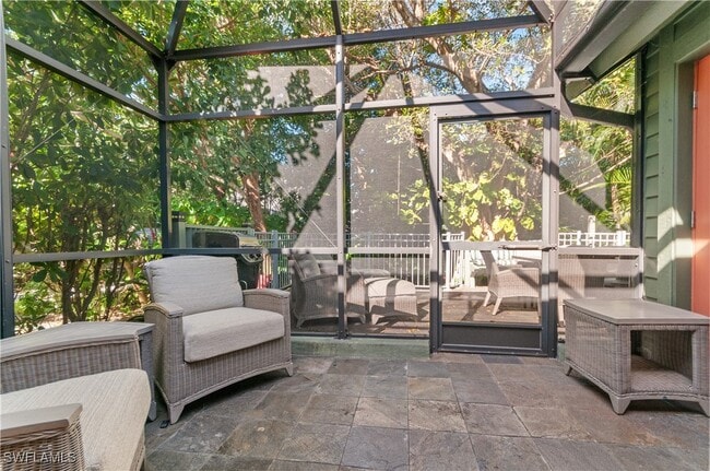 Building Photo - 1313 Solana Rd