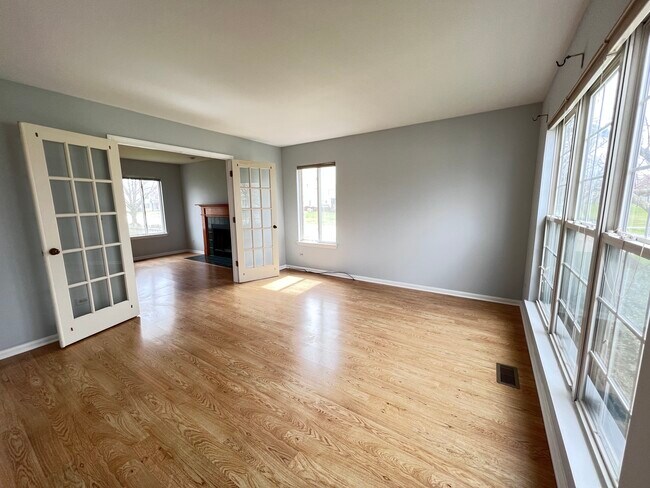 Building Photo - 1120 Mallory Ct