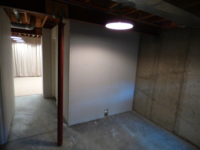 Building Photo - Charming 2 Bed/2.5 Bath Townhome in SW For...