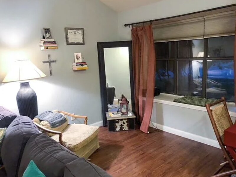 Building Photo - 3012 Hilltop Dr