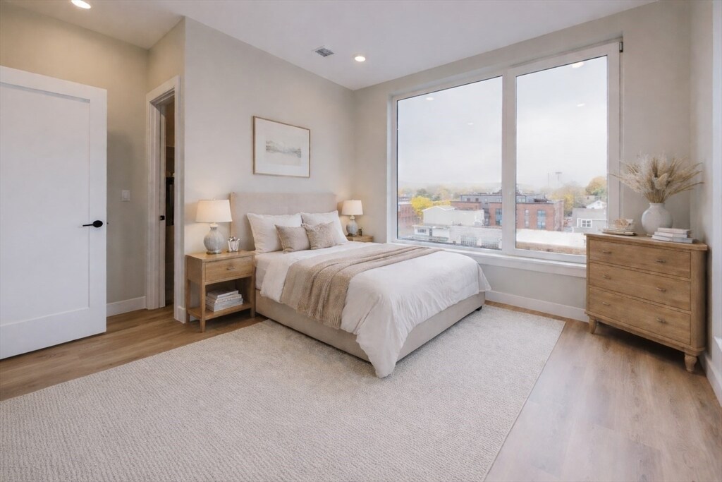 Building Photo - 198 Green St