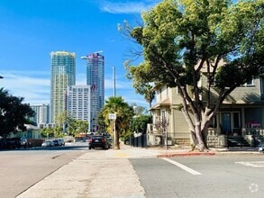 Building Photo - STUDIO RIGHT OUTSIDE OF DOWNTOWN! $1,495/m...