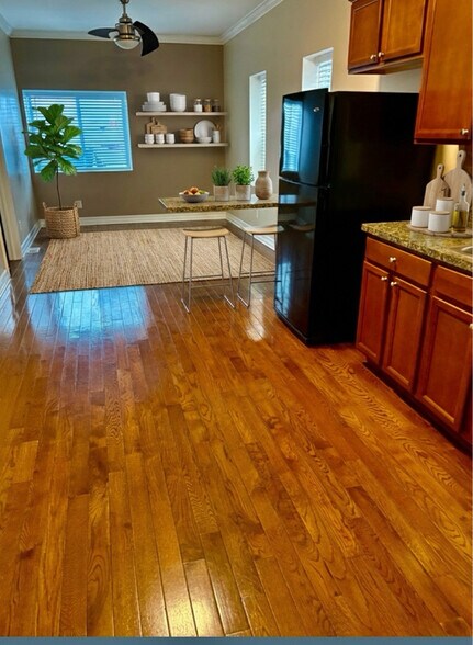 Building Photo - 469 Tacoma Ave