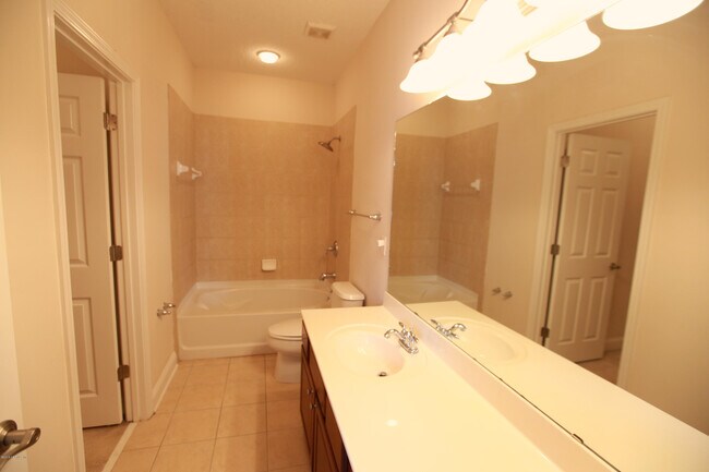 Building Photo - 4442 Rock Creek Cir