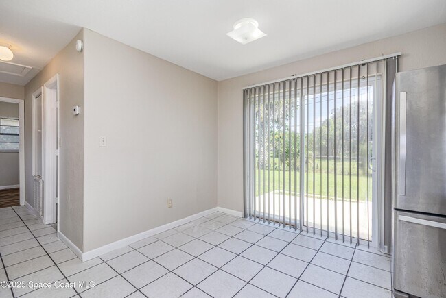 Building Photo - 3648 Tomlin Dr