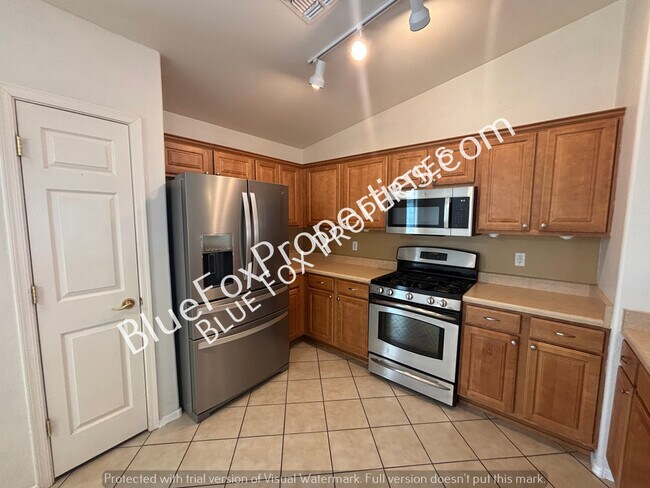 Building Photo - 7135 S Oakbank Dr