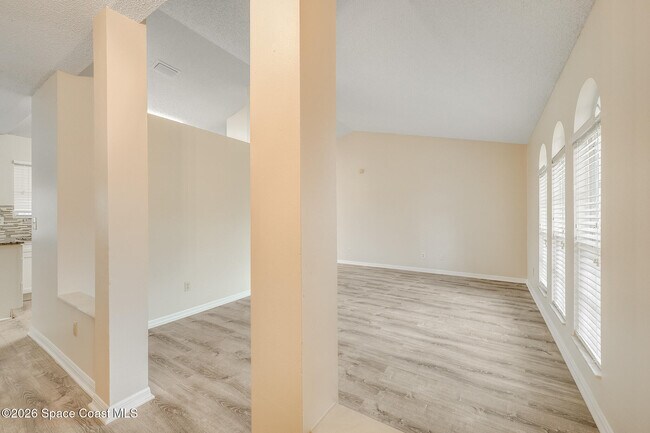 Building Photo - 2540 Wild Wood Dr