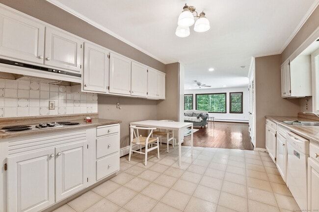 Building Photo - 52 Tannery Ln S