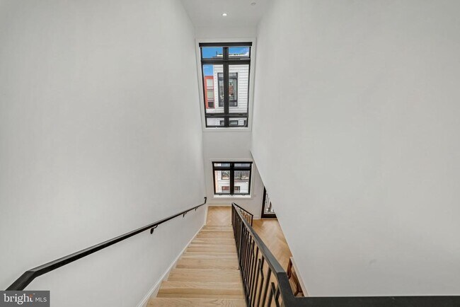 Building Photo - 1462 Chapin St NW