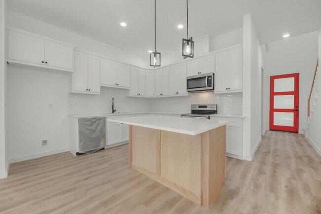 Building Photo - 117 Capetown Ln